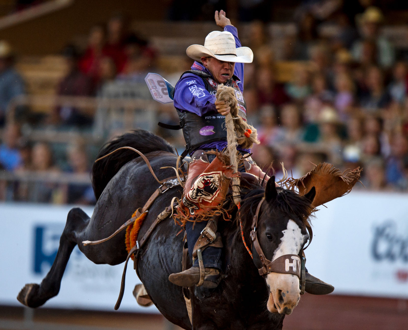 071119-sports-rodeo-day-one5.JPG